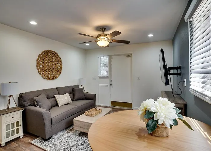3 Mi To Lovers Knoll Peaceful Gem With Patio Apartment