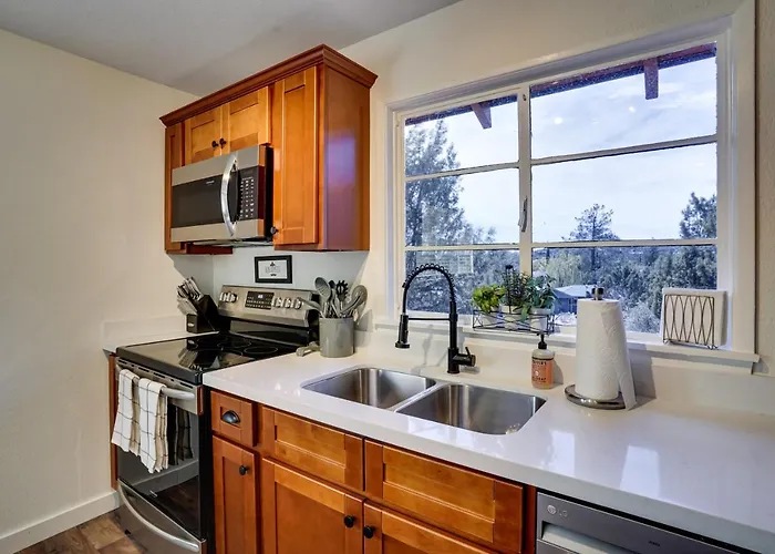 Apartment 3 Mi To Lovers Knoll Peaceful Gem With Patio